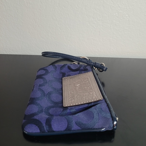 Coach Poppy Wristlet - Picture 7 of 10